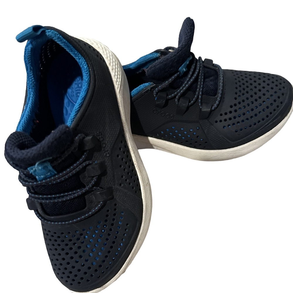 Boys Crocs Lite size 11